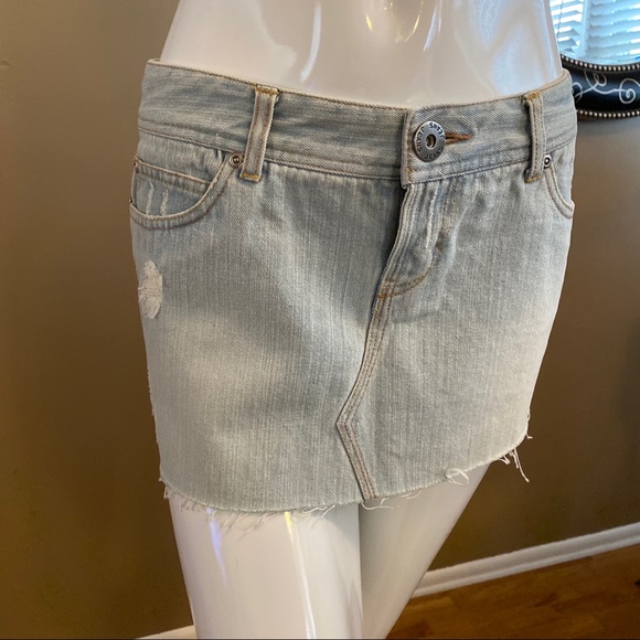 NWOT Jean Skirt 💙 - Picture 4 of 8